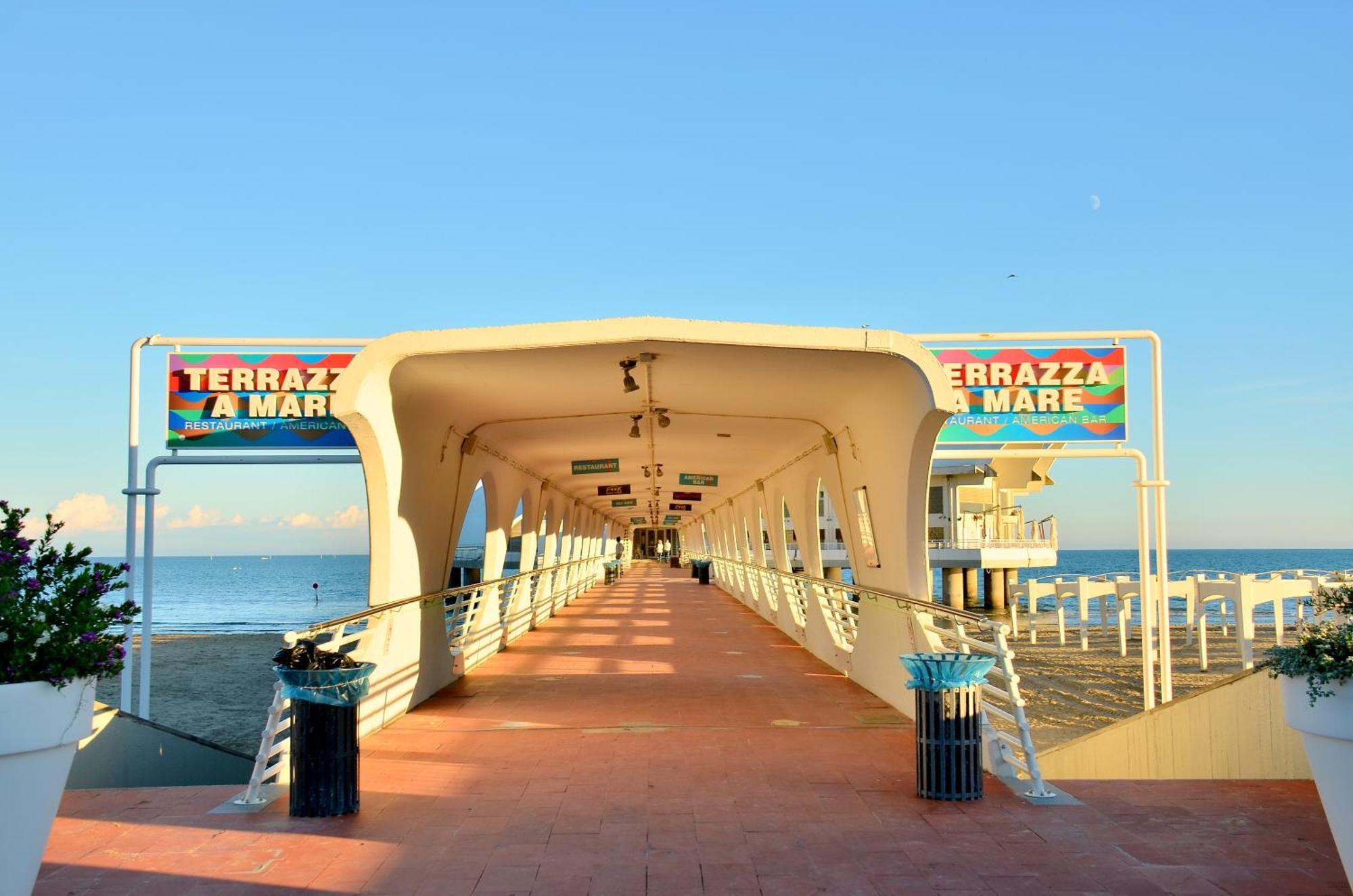 Hotel Etna Lignano Sabbiadoro Exterior foto