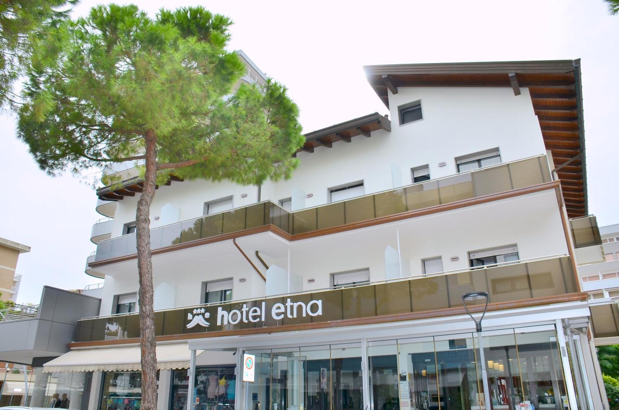 Hotel Etna Lignano Sabbiadoro Exterior foto